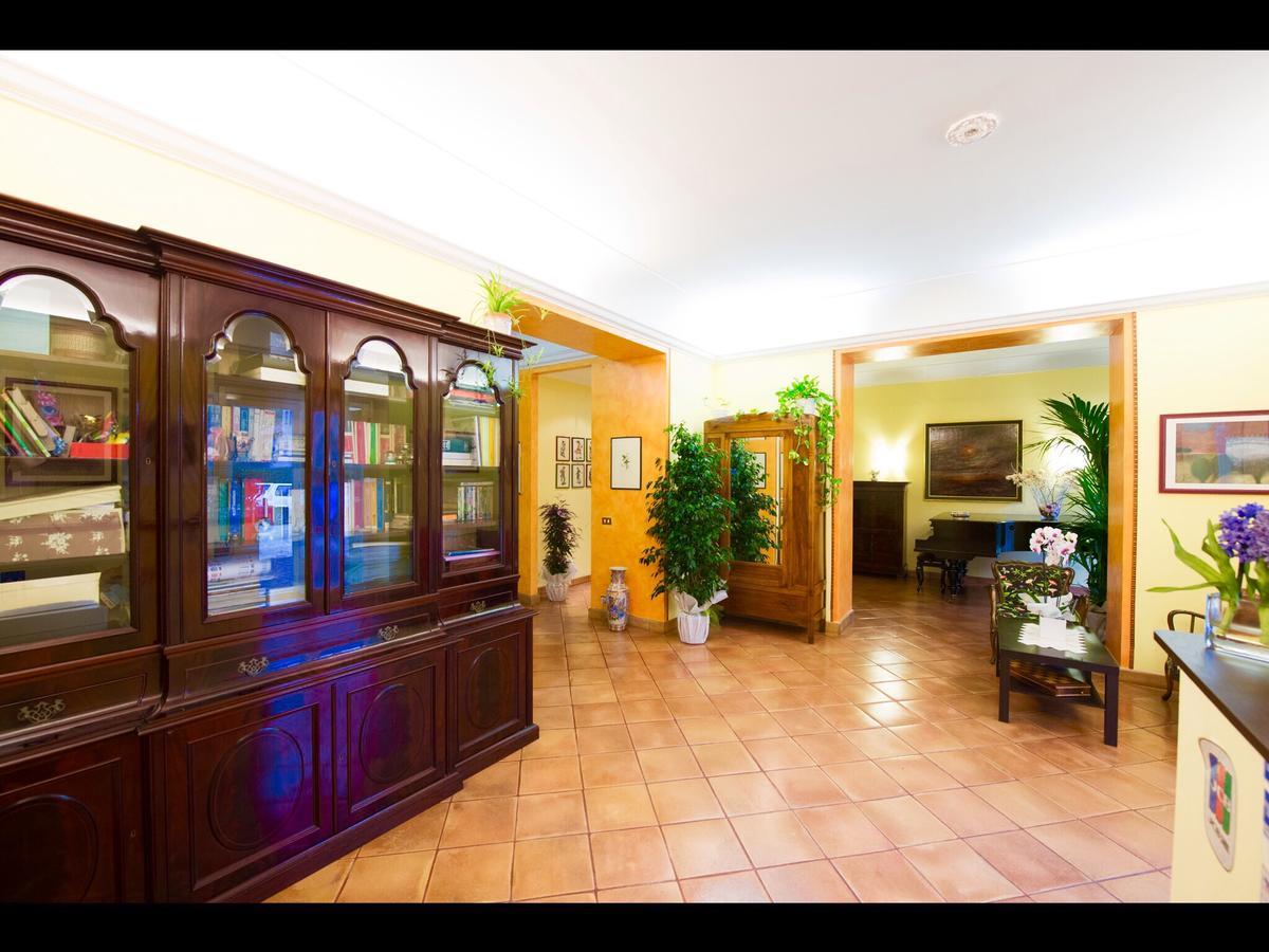 Borgo Dei Castelli Hotel โกรตาเฟราตา ภายนอก รูปภาพ